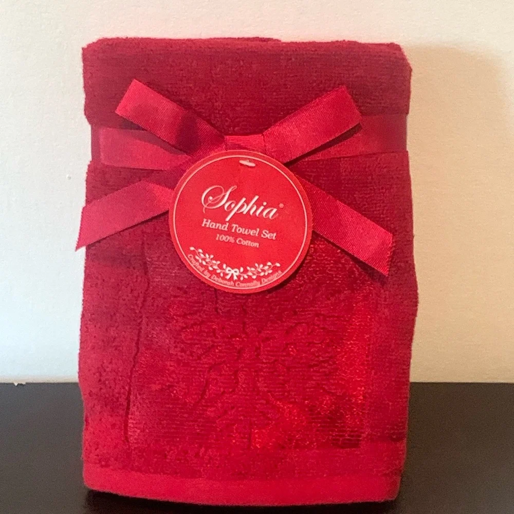 Sophia 100 % Cotton Set of 2 Hand Towels.